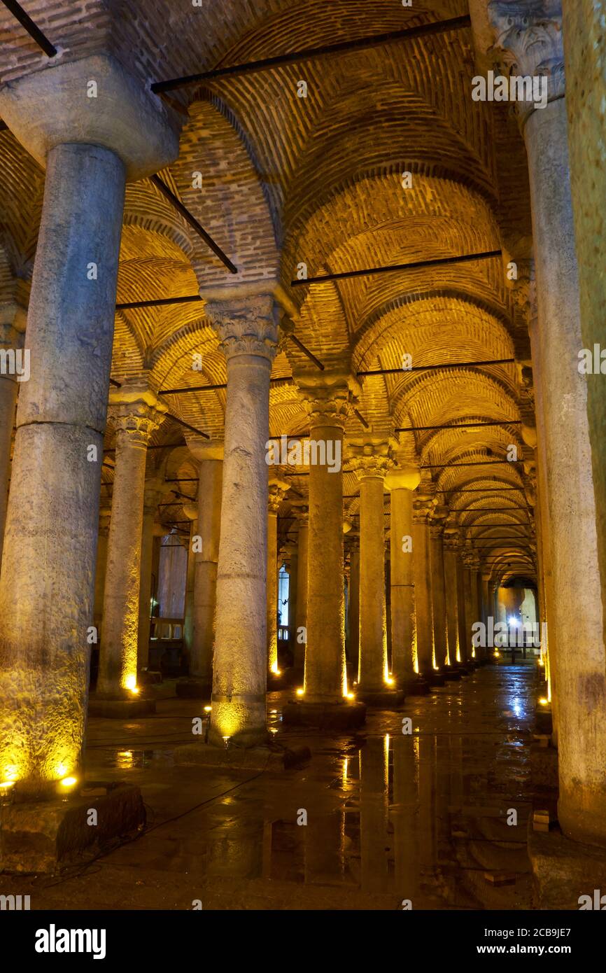 Interno della Cisterna Basilica, o Cisterna Sunken. Sultanahmet. Istanbul. Turchia. Foto Stock