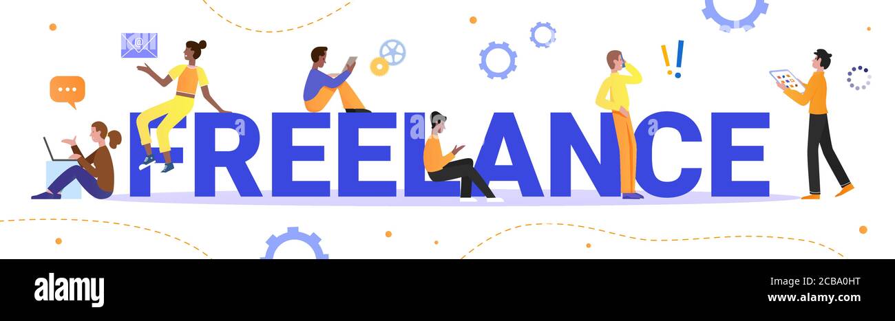 Persone freelance con illustrazione vettoriale di parole freelance. Cartoon piatto uomo minuscolo donna personaggi che lavorano online su laptop, tablet o telefono da casa ufficio, remoto lavoro a distanza isolato su bianco Illustrazione Vettoriale