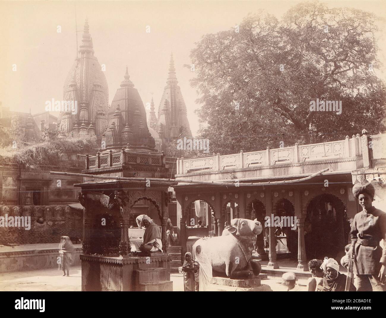 Tempio della mucca d'oro, Benares, 1860-70. Foto Stock