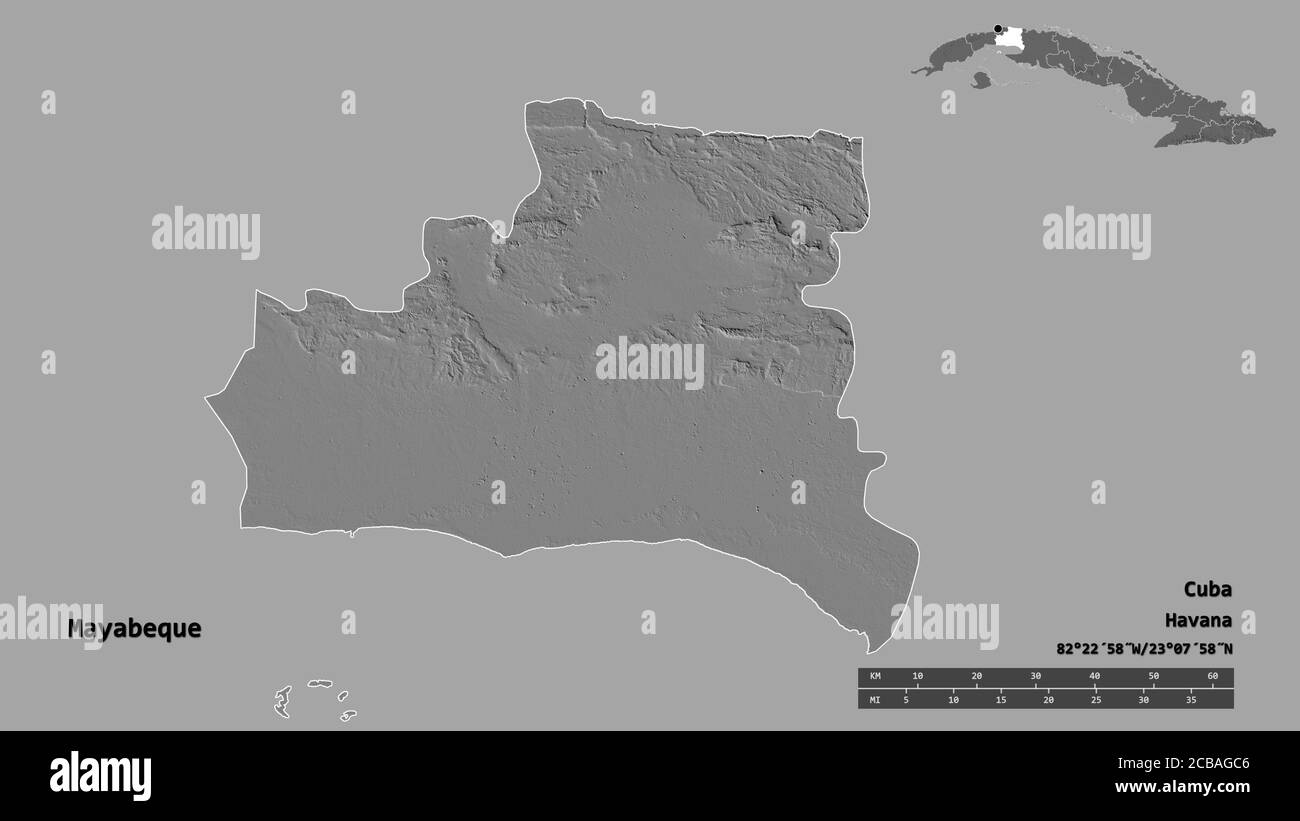 Forma di Mayabeque, provincia di Cuba, con la sua capitale isolata su solido sfondo. Scala della distanza, anteprima della regione ed etichette. Mappa elevazione bilivello. Foto Stock