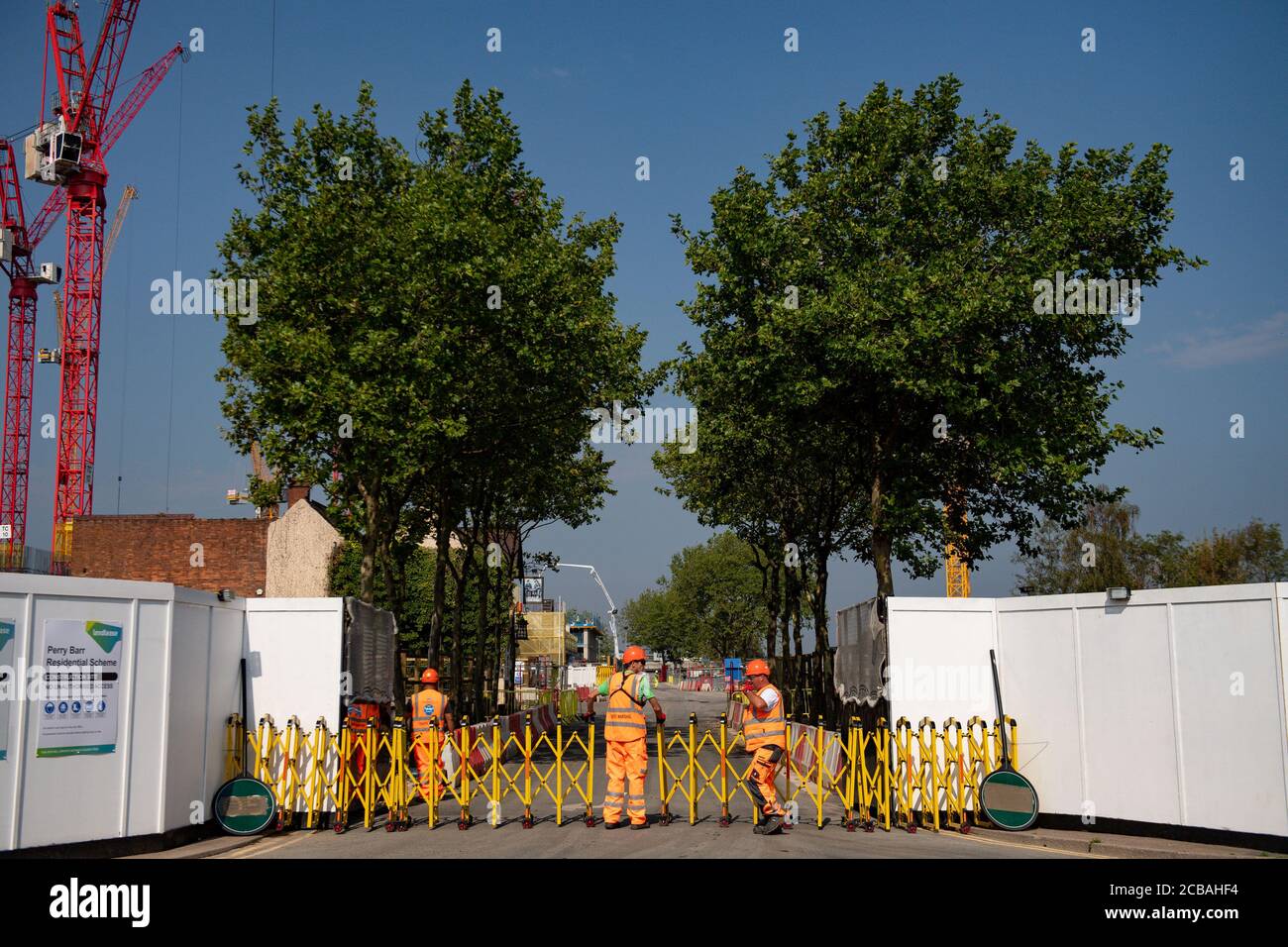 Lavori di costruzione in corso presso il sito del villaggio dell'atleta proposto questa mattina. Gli organizzatori dei Giochi del Commonwealth 2022 a Birmingham non stanno più progettando di utilizzare un villaggio di atleti a sito singolo. La struttura ricettiva è stata progettata per essere costruita nella zona di Perry Barr della città, ma la pandemia del coronavirus ha cambiato il pensiero, con tre siti ora utilizzati in alternativa. Foto Stock