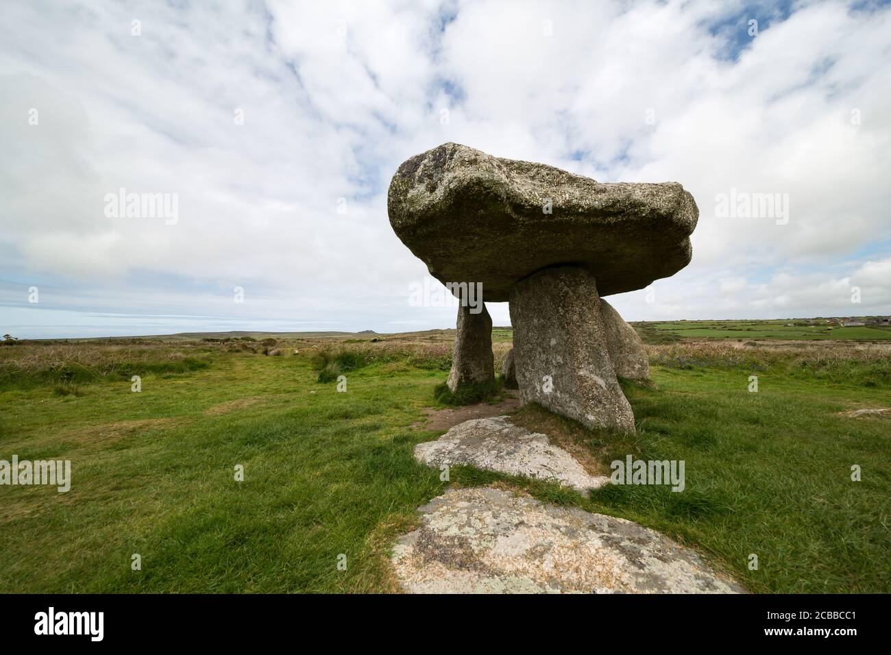 Lanyon Quoit, un sito megalitico dolmen con un cappasso di 12 tonnellate Foto Stock