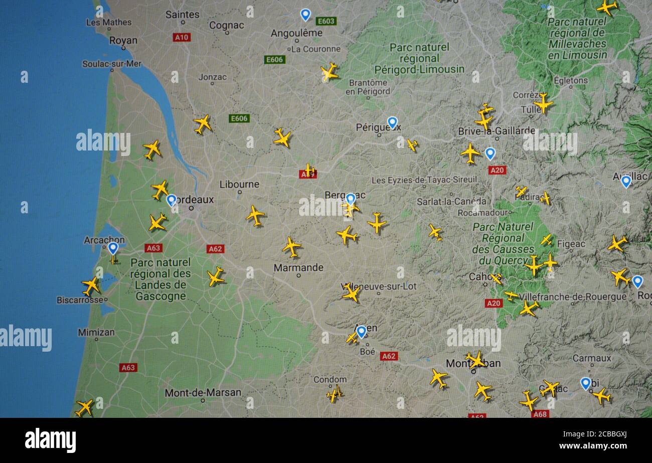 Traffico aereo su Bordeaux aera, Francia (08 agosto 2020, UTC 09.14), su Internet con il sito Flightradar 24, durante il Coronavirus Pandemic Foto Stock