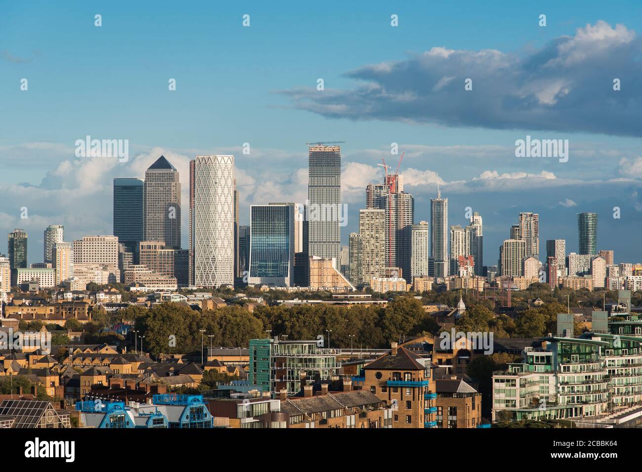 Vista elevata del quartiere finanziario di Canary Wharf in città Di Londra Foto Stock