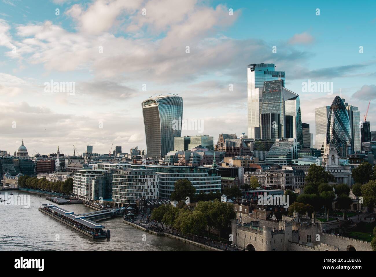 Vista elevata della Città del quartiere di Londra con famoso Edifici Foto Stock
