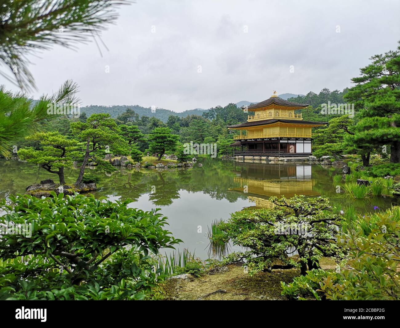 Tempio storico di Kinkaku-ji a Kyoto, Giappone Foto Stock