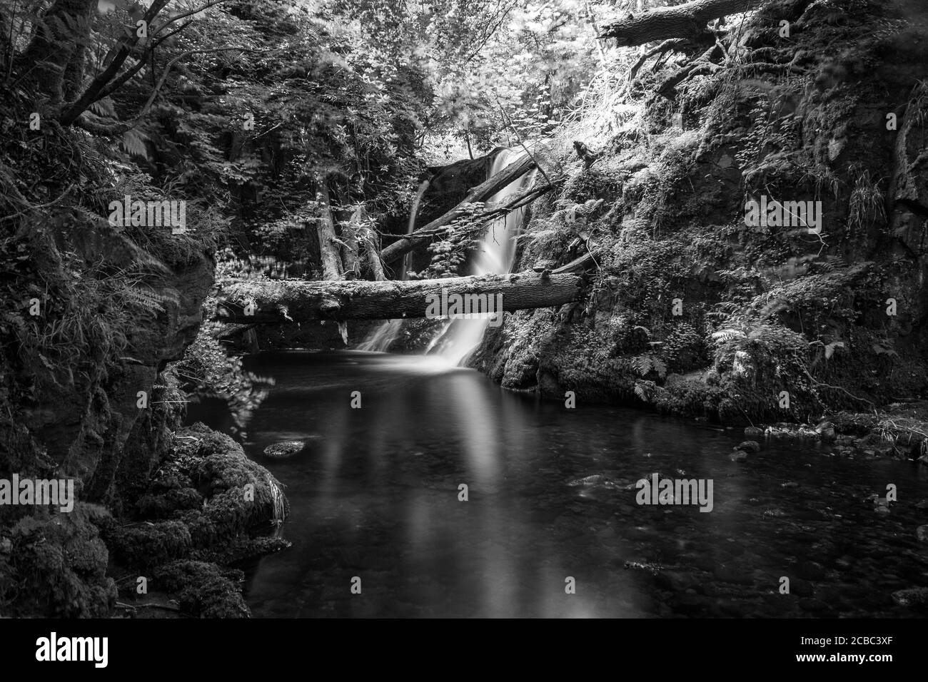 Cascata nascosta luogo segreto Foto Stock