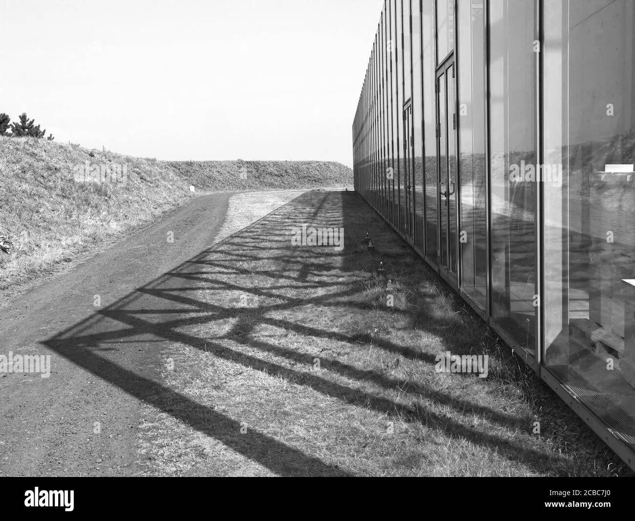 Interessante architettura moderna presso la stazione a razzo chiamata Rakenstation Hombroich, qui un edificio della fondazione Langen Foto Stock