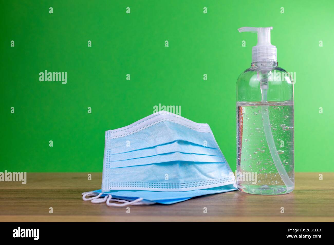 Gel disinfettante antibatterico e maschera per misure preventive di coronavirus, covid-19 Foto Stock