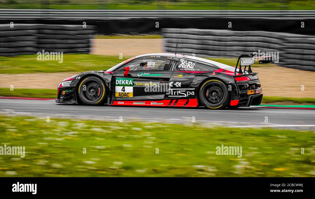 Oschersleben, Deutschland, 28 aprile 2019: Pilota Arlind Hoti alla guida della sua Audi R8 LMS by Aust Motorsport durante la gara di GT MASTER Foto Stock