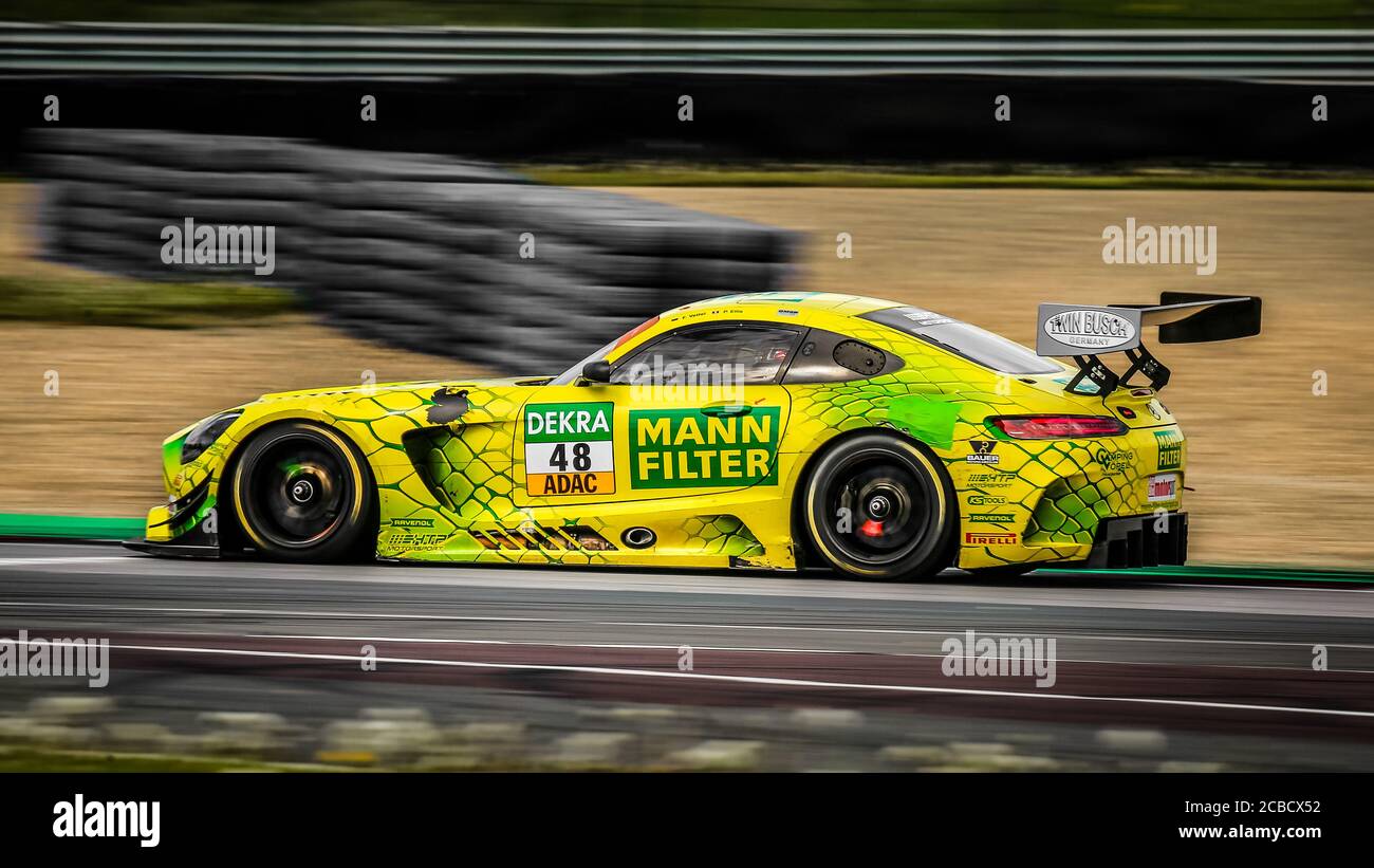 Oschersleben, Deutschland, 28 aprile 2019: Il pilota da corsa Fabian Vettel guida una Mercedes AMG GT3 durante una gara di auto master GT alla Motorsport Arena Foto Stock