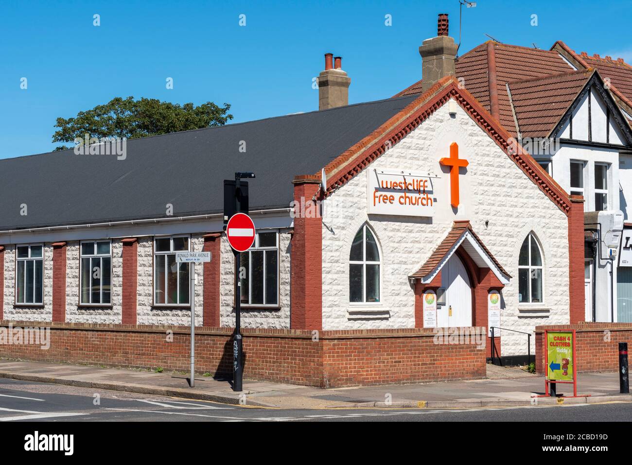Westcliff Free Church in London Road, A13, Westcliff on Sea, Essex, Regno Unito. Edificio WFC con ingresso incrociato. Nessun segnale di ingresso. Fratelli aperti Foto Stock