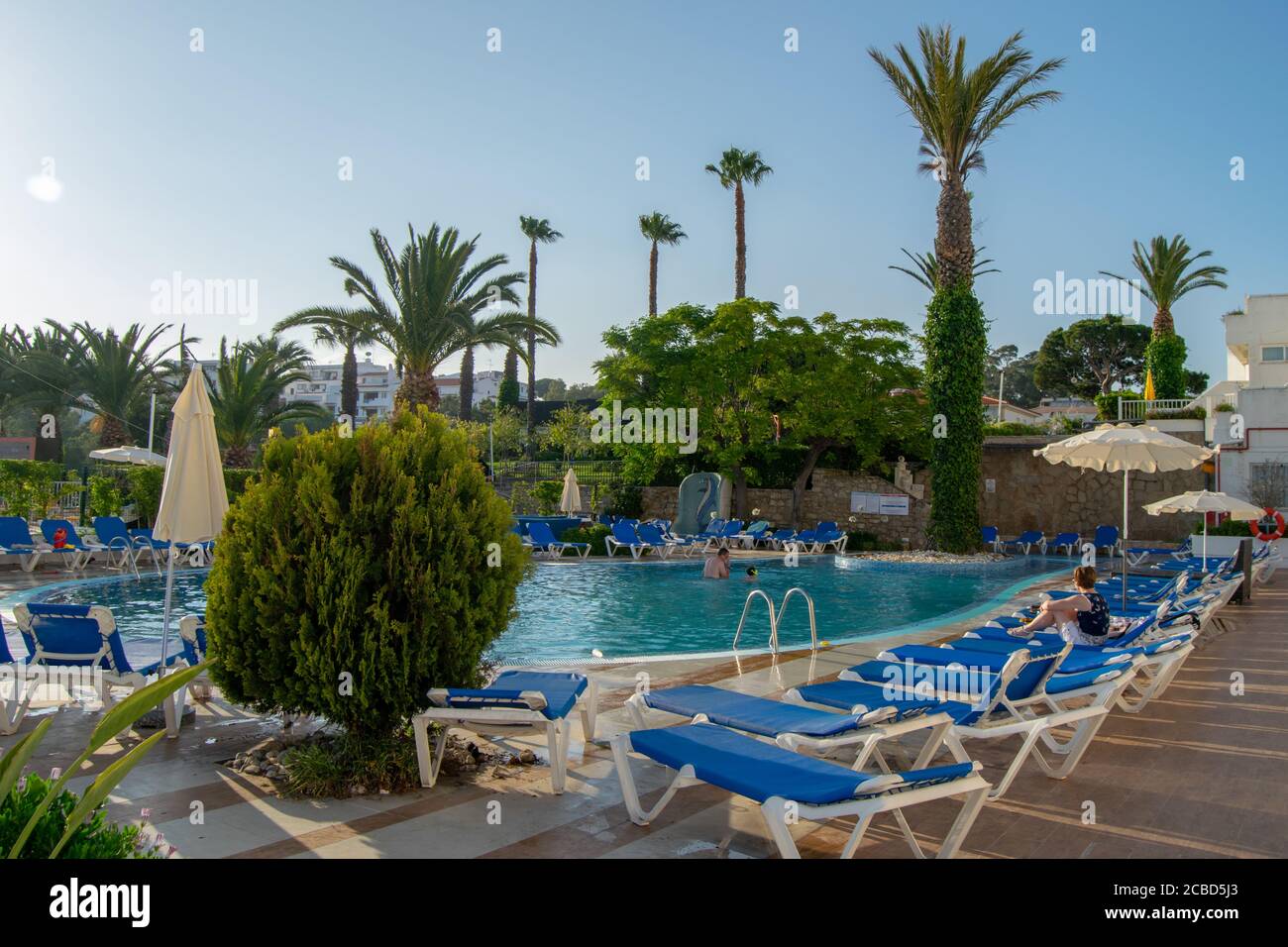 L'hotel con piscina vuota in covid19 impedisce l'adozione di misure Foto Stock