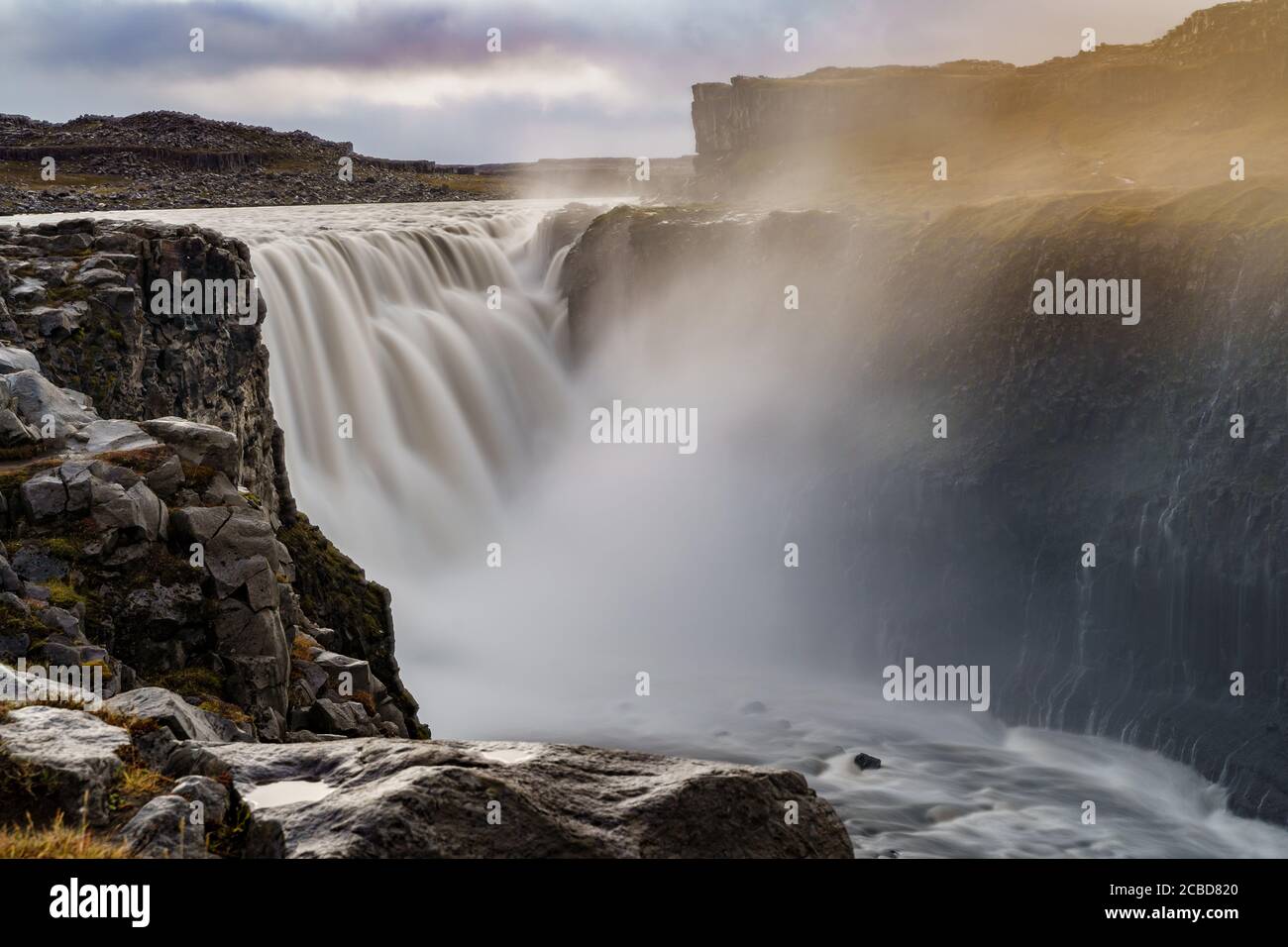 Foto a lunga esposizione della seconda cascata più potente in Europa -- Dettifoss, Islanda Foto Stock