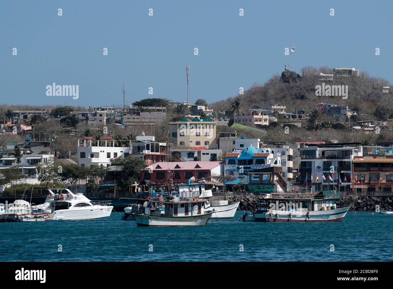 Puerto Baquerizo Moreno, - dal mare - Isla San Cristobal, Galapagos, Ecuador 25 Nov 2017 Foto Stock