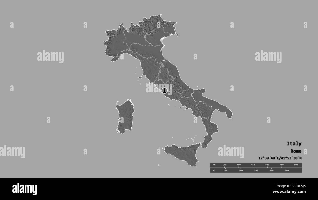 La forma desaturata dell'Italia con la sua capitale, la principale divisione regionale e l'area separata della Puglia. Etichette. Mappa elevazione bilivello. Rendering 3D Foto Stock