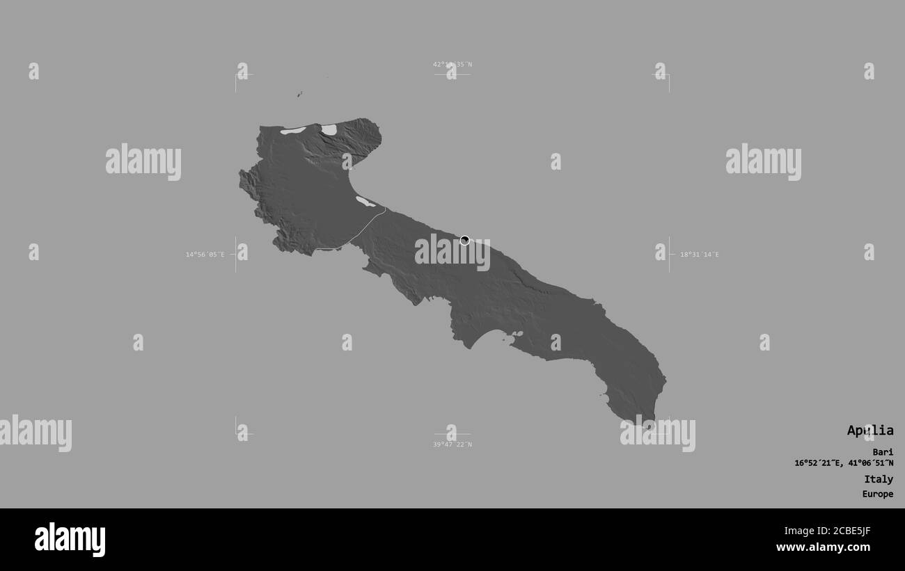 Area della Puglia, regione d'Italia, isolata su fondo solido in una scatola di delimitazione georeferenziata. Etichette. Mappa elevazione bilivello. Rendering 3D Foto Stock