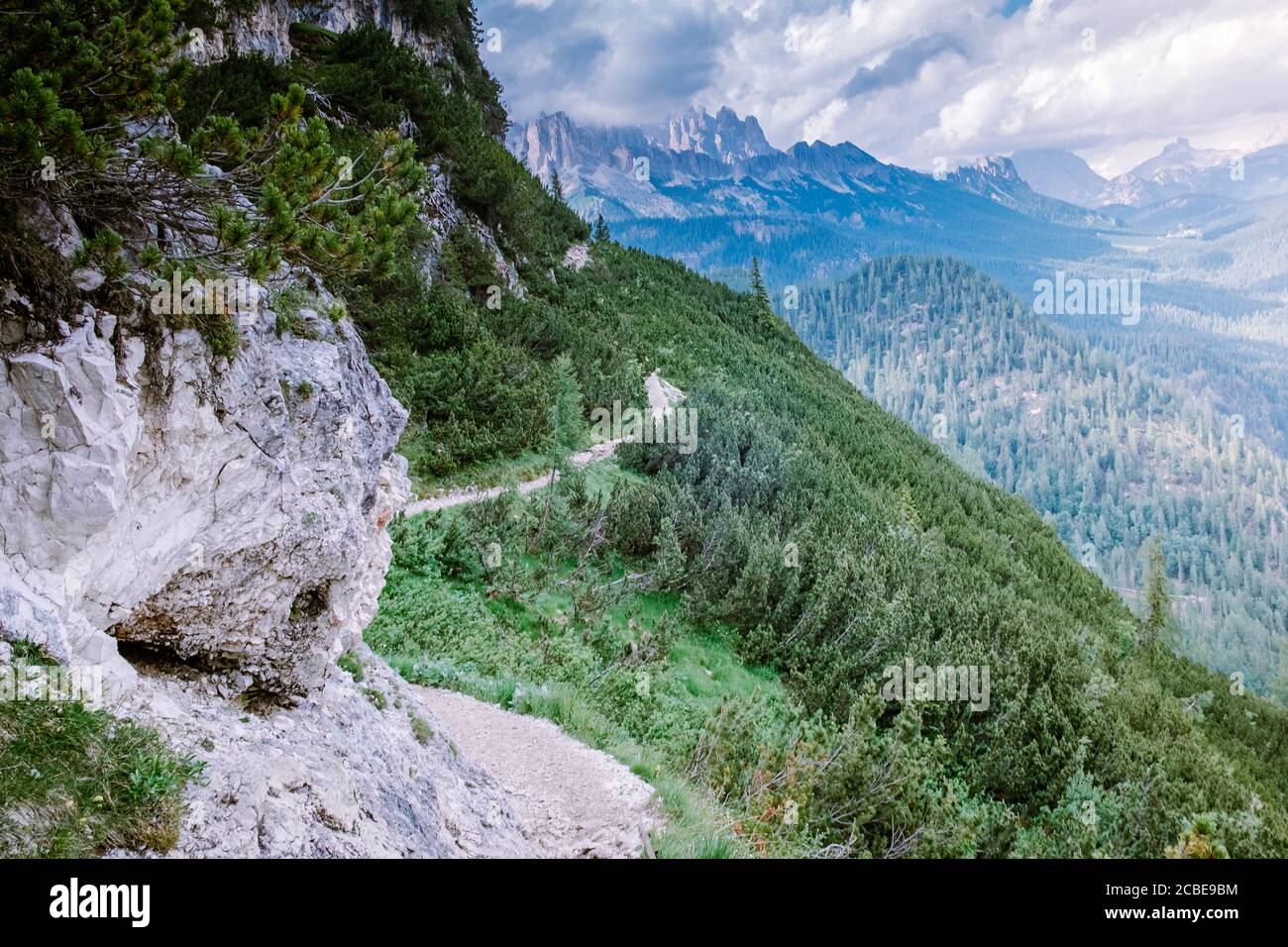 Escursioni Dolomiti Italiane,bellissimo Lago Sorapis Lago di Sorapis nelle Dolomiti, meta di viaggi popolare in Italia Foto Stock