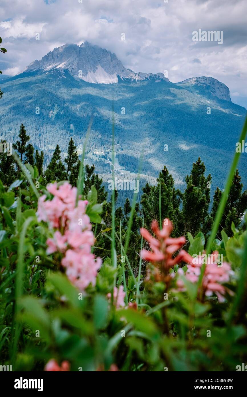 Escursioni Dolomiti Italiane,bellissimo Lago Sorapis Lago di Sorapis nelle Dolomiti, meta di viaggi popolare in Italia Foto Stock