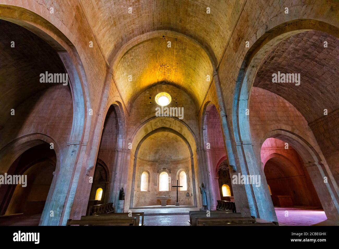 Abbazia di le Thoronet, l'Abbaye du Thoronet, Dipartimento del Var, architettura cistercense, Provenza, Francia, Europa Foto Stock