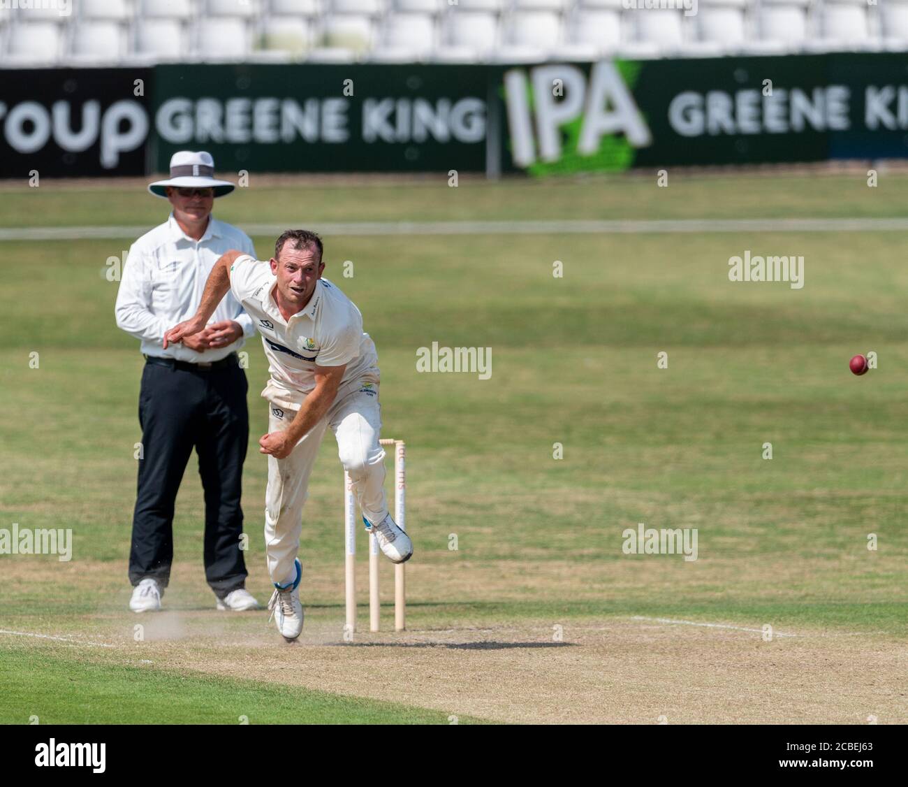 Glamorgan's Graham Wagg bowling in un Bob Willis Trophy Match Tra Worcestershire e Glamorgan Foto Stock