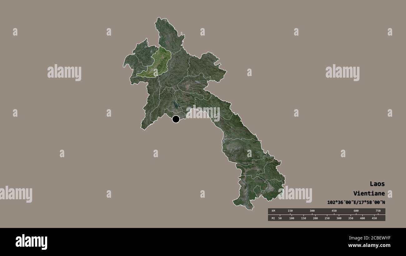 Forma desaturata del Laos con la sua capitale, la principale divisione regionale e la zona separata di Oudômxai. Etichette. Immagini satellitari. Rendering 3D Foto Stock