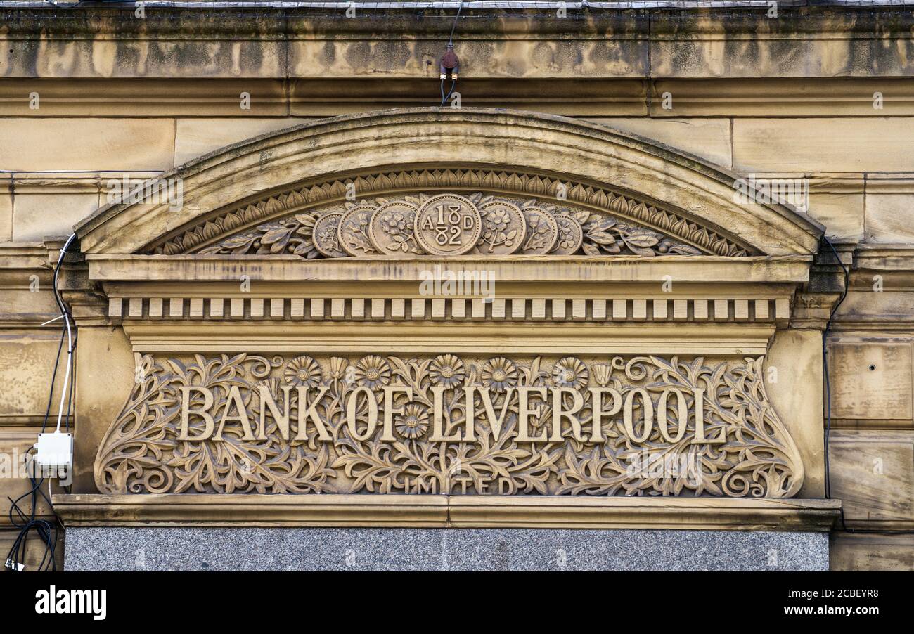 Bank of Liverpool firma presso l'ex sede centrale nel centro di Liverpool UK. Fondata nel 1831 si fuse poi con Martins Bank e poi Barclays. Foto Stock