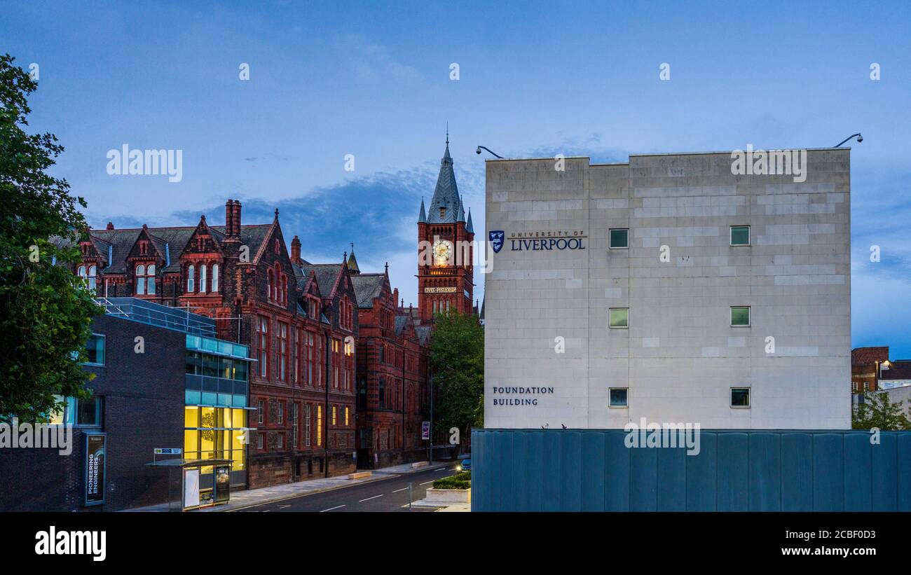 Università di Liverpool Campus Liverpool Regno Unito. La Liverpool University è stata fondata come college nel 1881 e ha guadagnato la sua carta reale nel 1903. Foto Stock