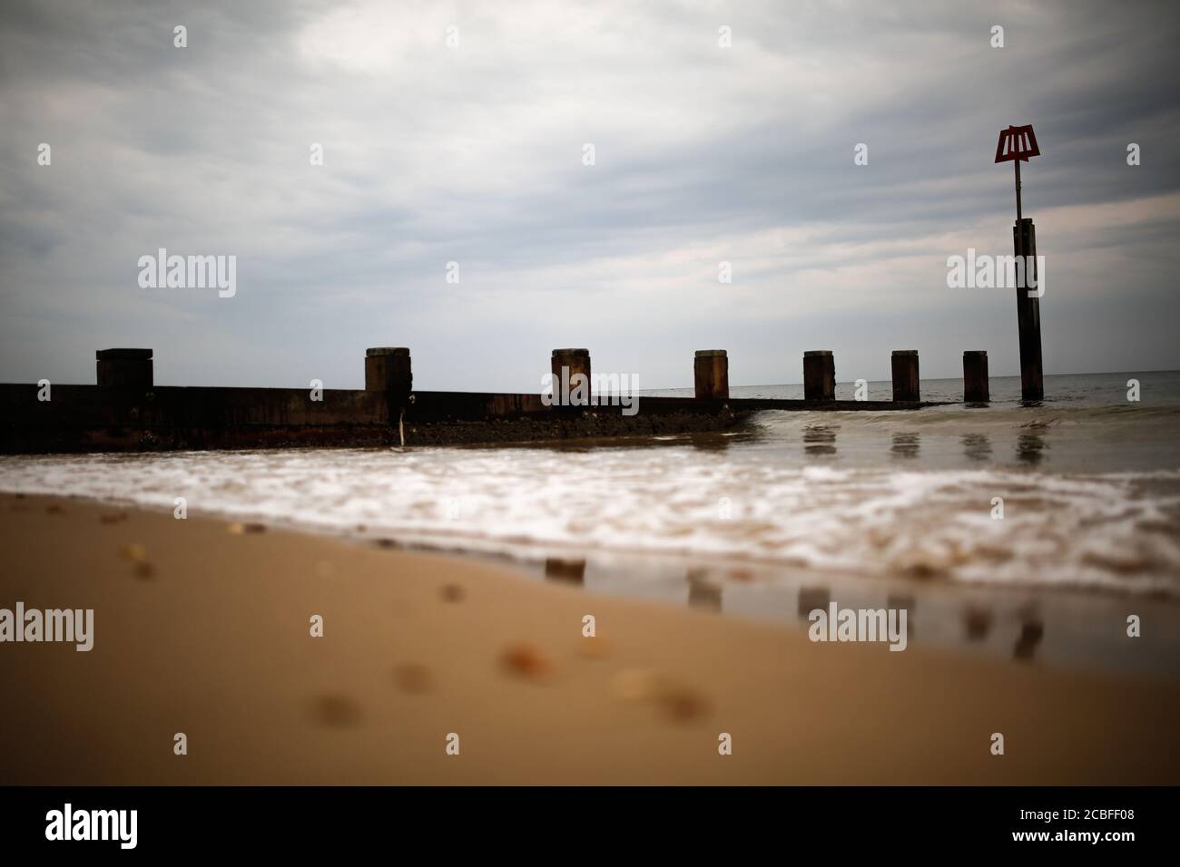 Marea in arrivo a Bournemouth Beach Foto Stock