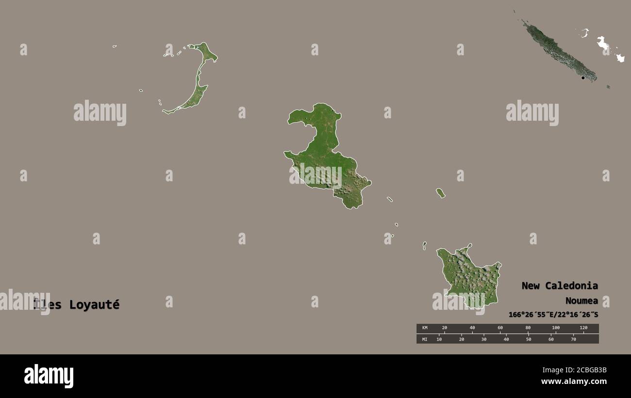 Forma di Îles Loyauté, provincia della Nuova Caledonia, con la sua capitale isolata su solido sfondo. Scala della distanza, anteprima della regione ed etichette. Satellite Foto Stock
