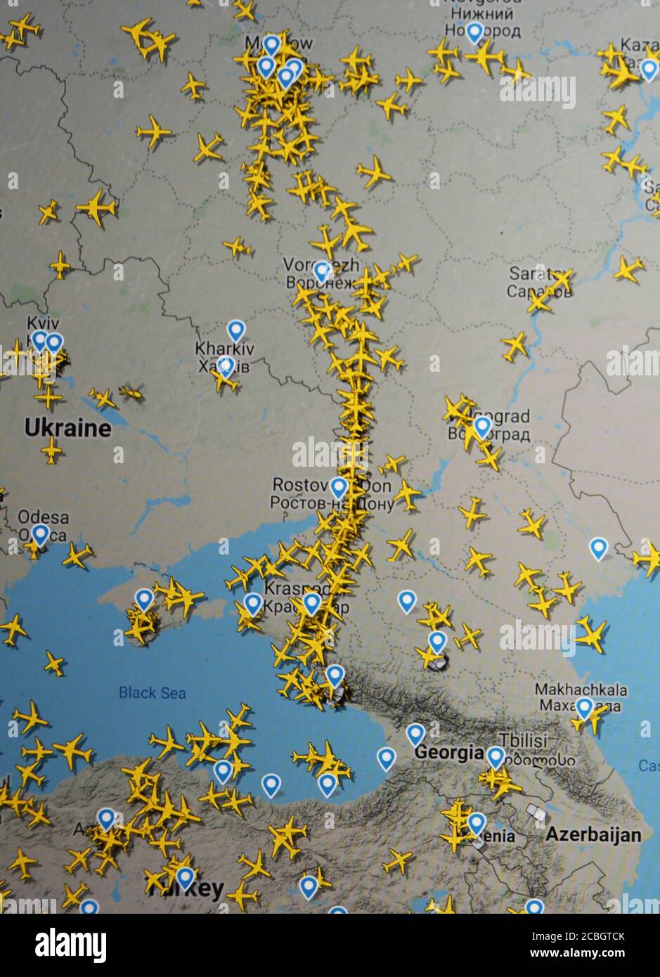 Traffico aereo su Russia, Ucraina (11 agosto 2020, UTC 12.10), su Internet con il sito Flightradar 24, durante il Coronavirus Pandemic Foto Stock