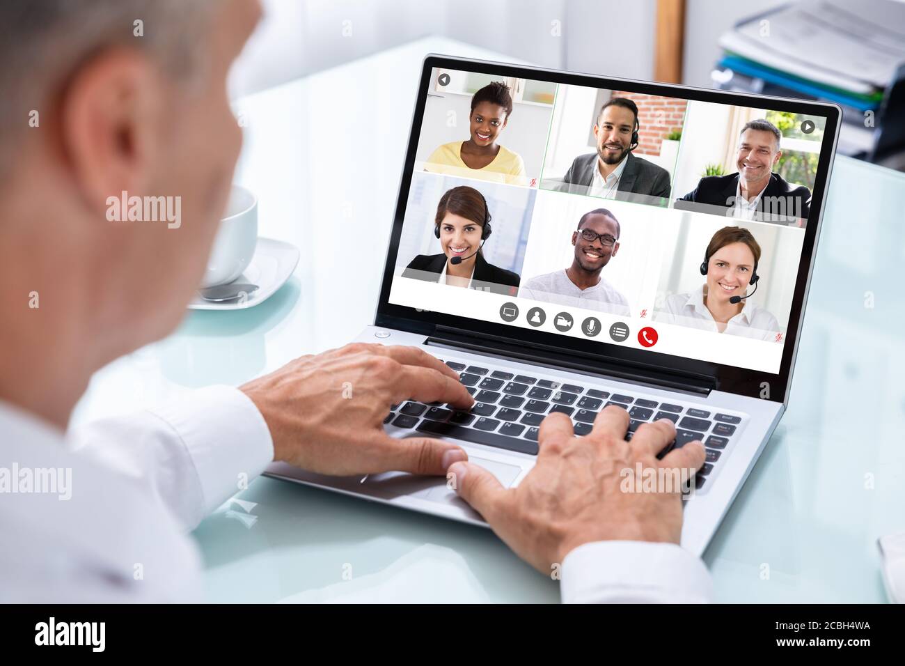 Chat aziendale per videoconferenze. Seminario Web su businessman Conference Foto Stock
