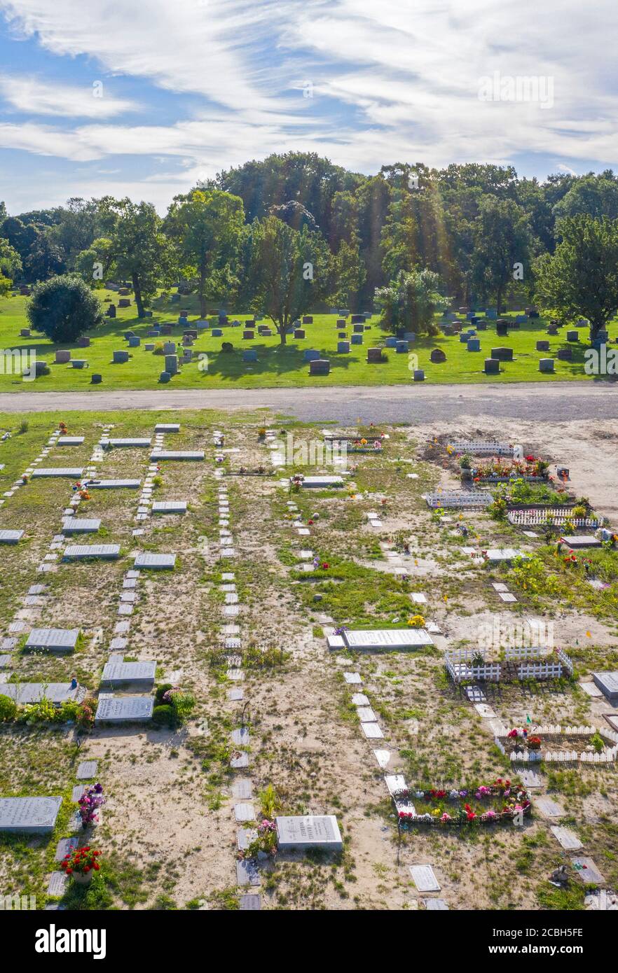 Detroit, Michigan - la sezione musulmana (primo piano) del Woodmere Cemetery. La American Moslem Society, che ha acquistato diverse migliaia di sepolture plo Foto Stock