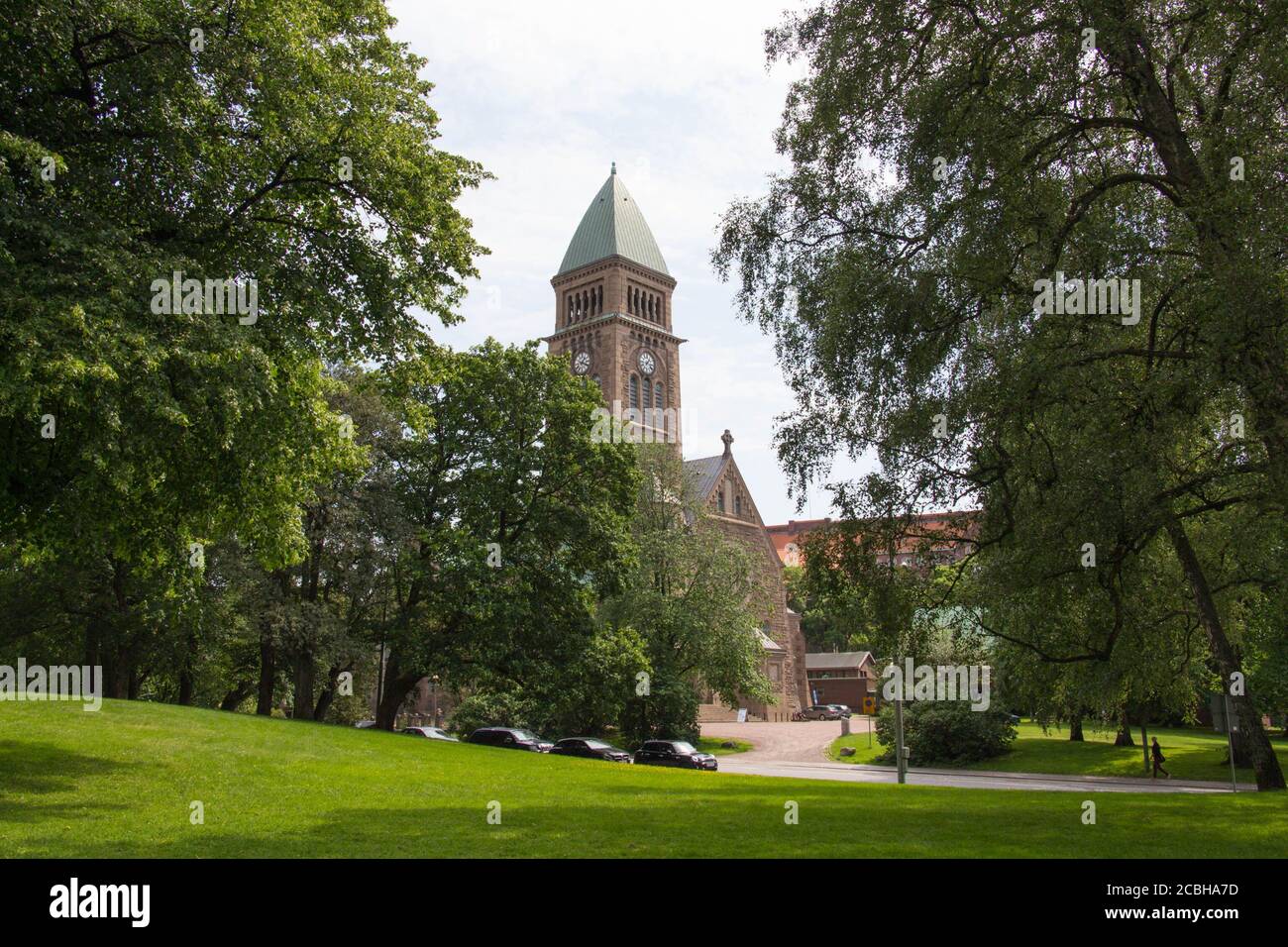 Goteborg, Svezia - 18 2019 giugno: La vista della Chiesa di Vasa vedere dagli alberi il 18 2019 giugno a Goteborg, Svezia. Foto Stock