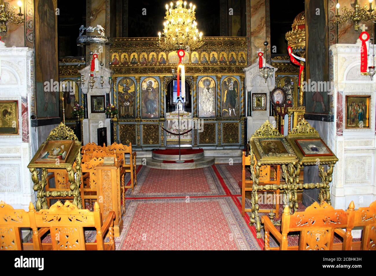 Interno della chiesa ortodossa cristiana ad Atene, Grecia, 6 maggio 2020. Foto Stock