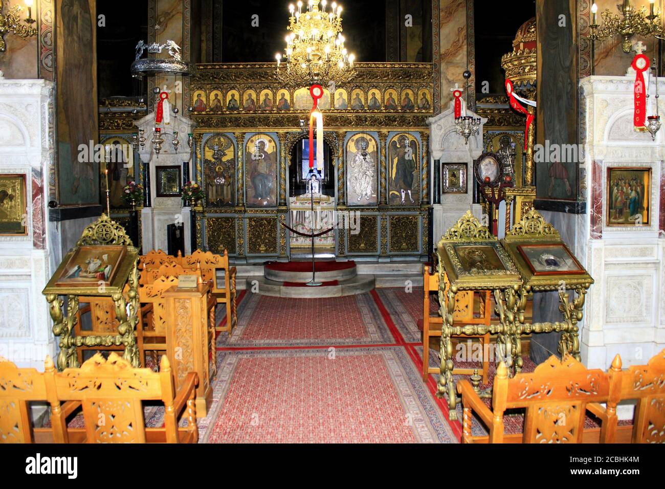 Interno della chiesa ortodossa cristiana ad Atene, Grecia, 6 maggio 2020. Foto Stock