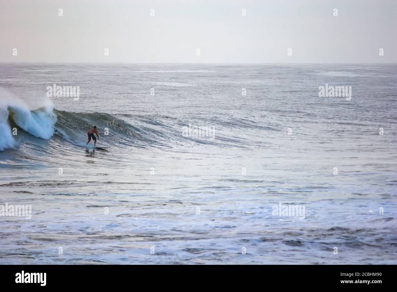 Surf al mattino a Burleigh Heads Foto Stock