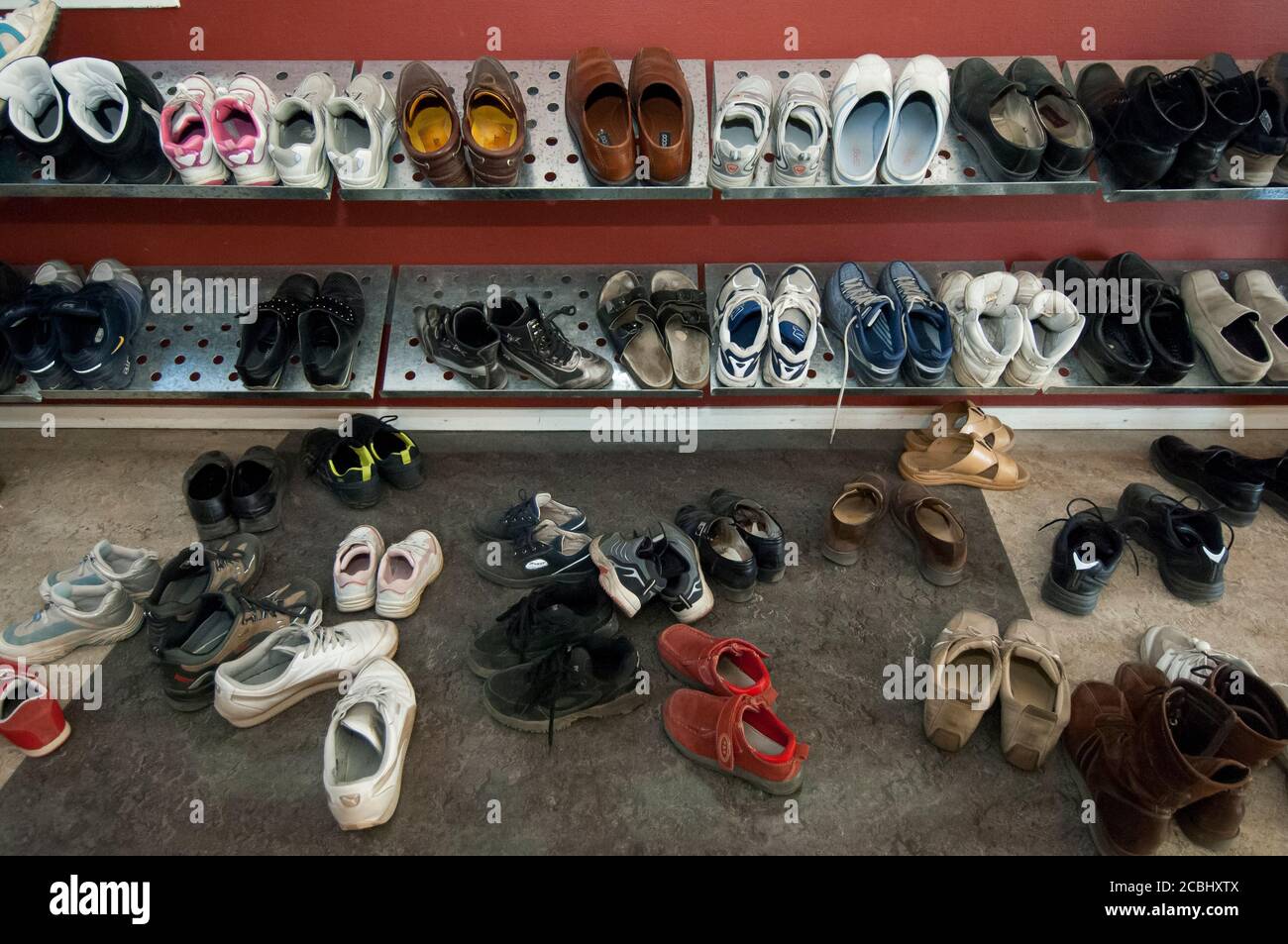 Scarpe da visita all'ingresso. Foto Stock