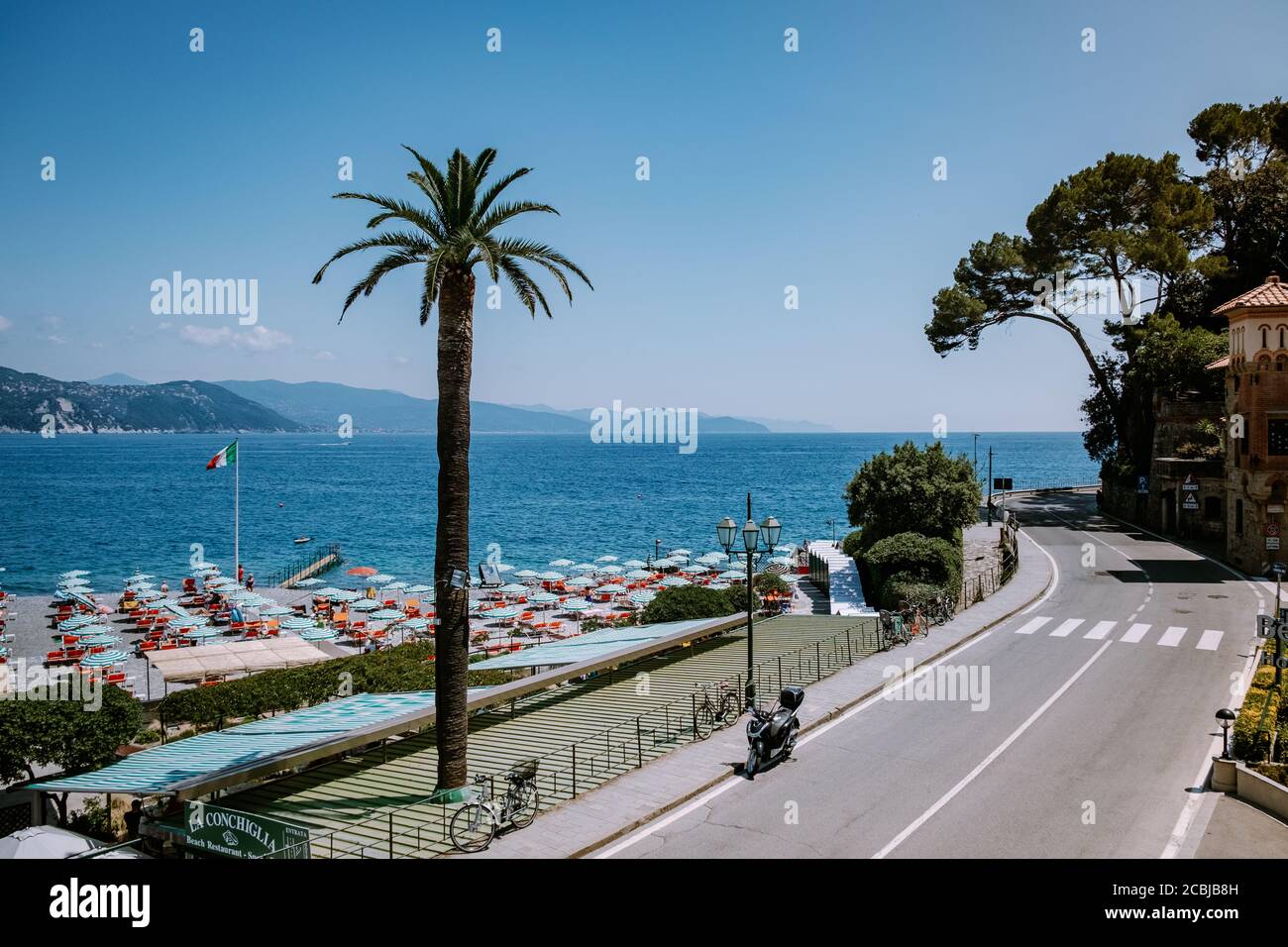 Santa Margherita Ligure Italia 2020 giugno, colorata spiaggia di Santa Margeritha che è meta turistica popolare in estate Foto Stock