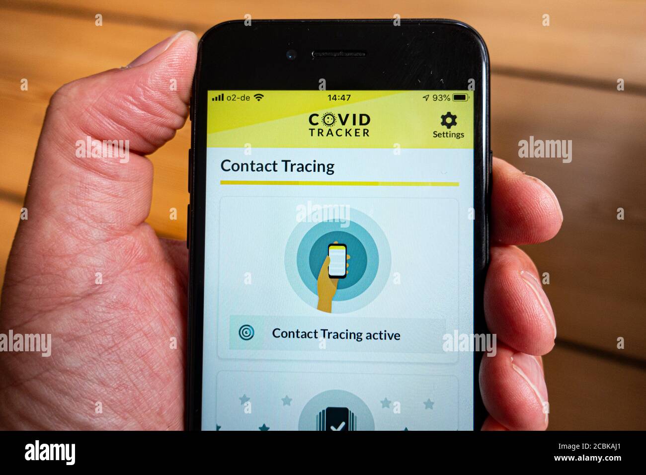 Dettaglio di Covid tracker app prodotto dal Governo d'Irlanda sullo schermo di uno smartphone Foto Stock Dettaglio di Covid tracker app prodotto dal Governo d'Irlanda sullo schermo di uno smartphone Foto Stock