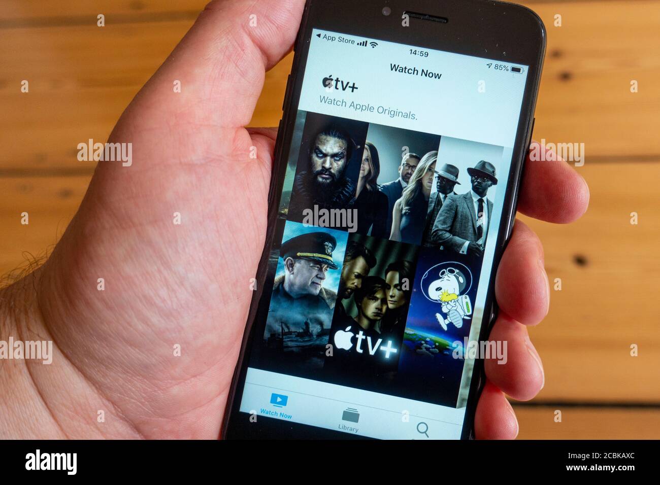Dettagli di Apple TV + app di streaming video su schermo dello smartphone Foto Stock Dettagli di Apple TV + app di streaming video su schermo dello smartphone Foto Stock