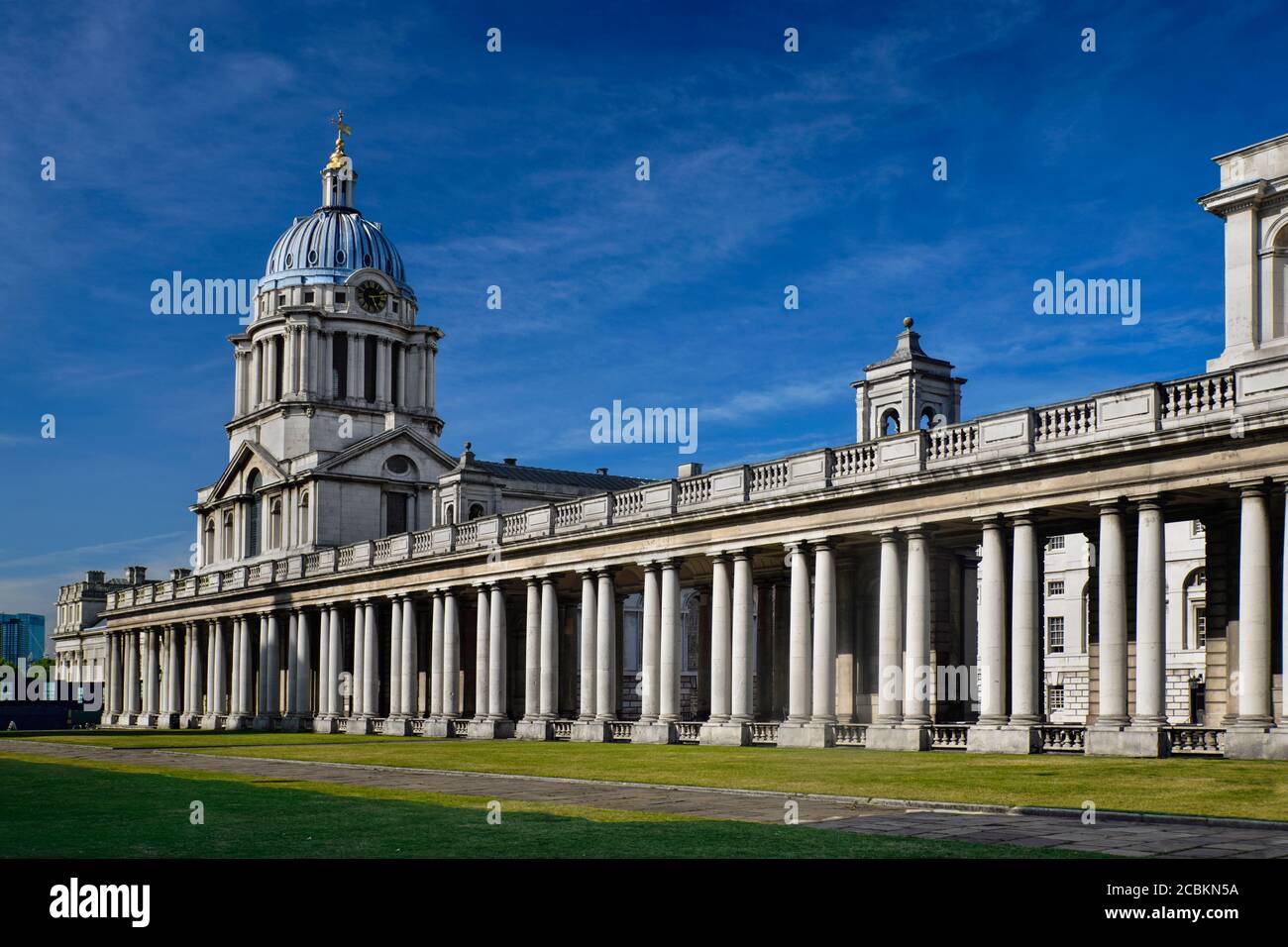 Inghilterra, Londra, Greenwich, Old Royal Naval College, l'ala che include la Cappella di San Pietro e San Paolo. Foto Stock