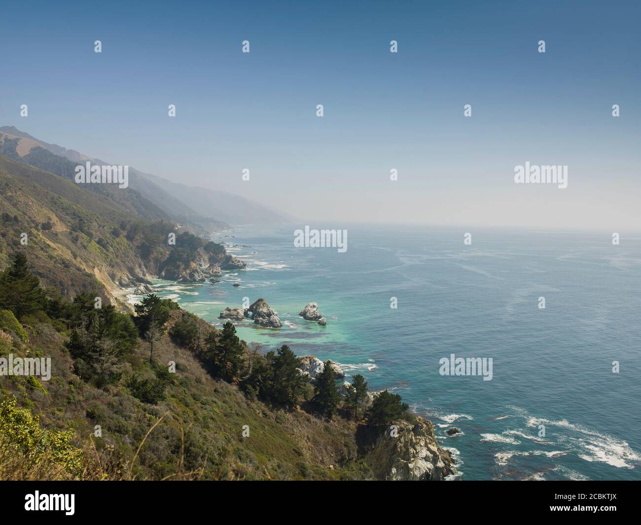 Vista sul mare e sulla costa di Big sur, California, Stati Uniti Foto Stock