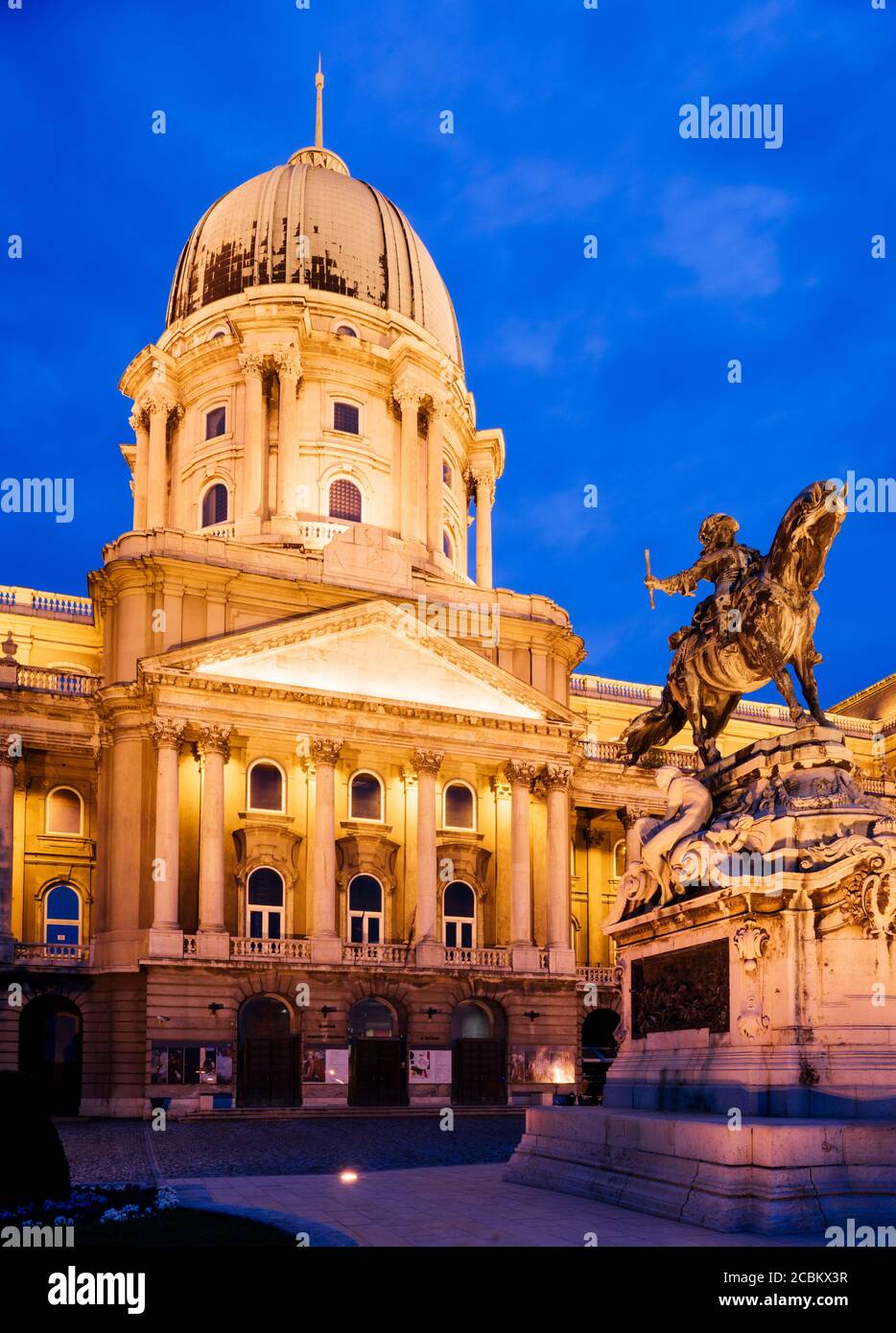 Scultura di Eugene, Principe di Savoia nel Palazzo reale di Buda, Budapest, Ungheria Foto Stock