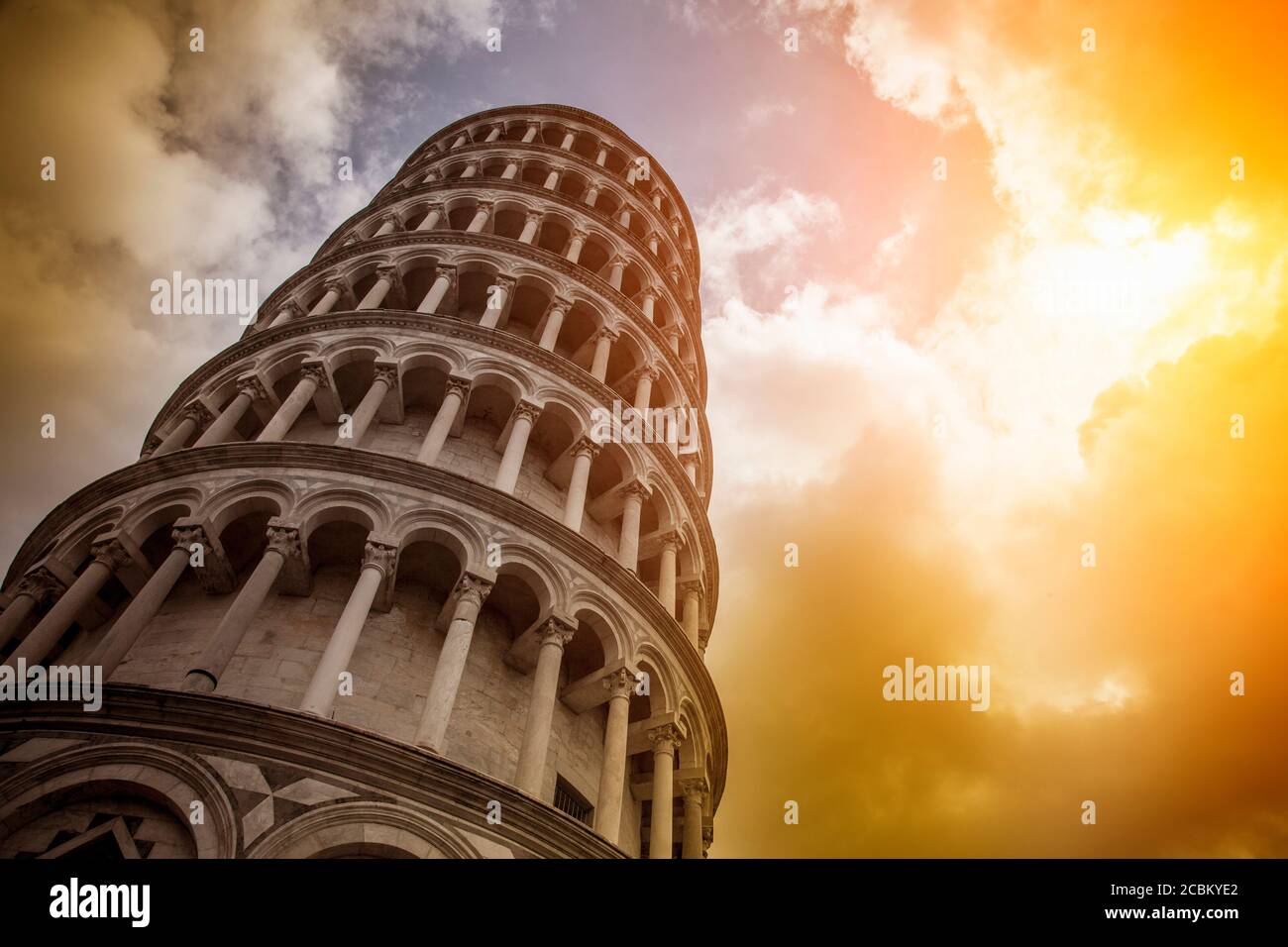 Torre Pendente di Pisa e nuvole, Pisa, Toscana, Italia Foto Stock