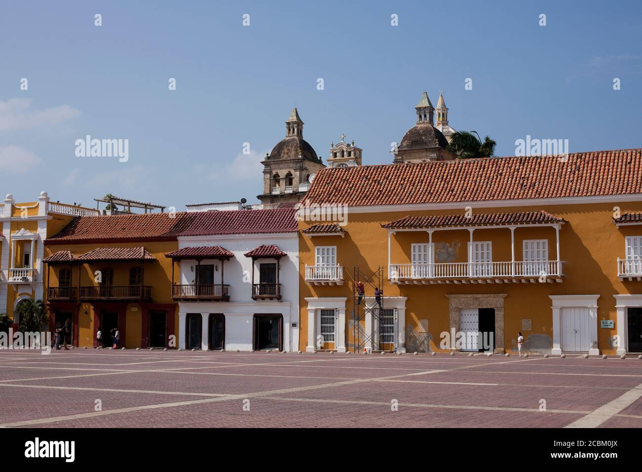 Vista degli esterni della casa e la piazza della città, Cartagena, Colombia, Sud America Foto Stock
