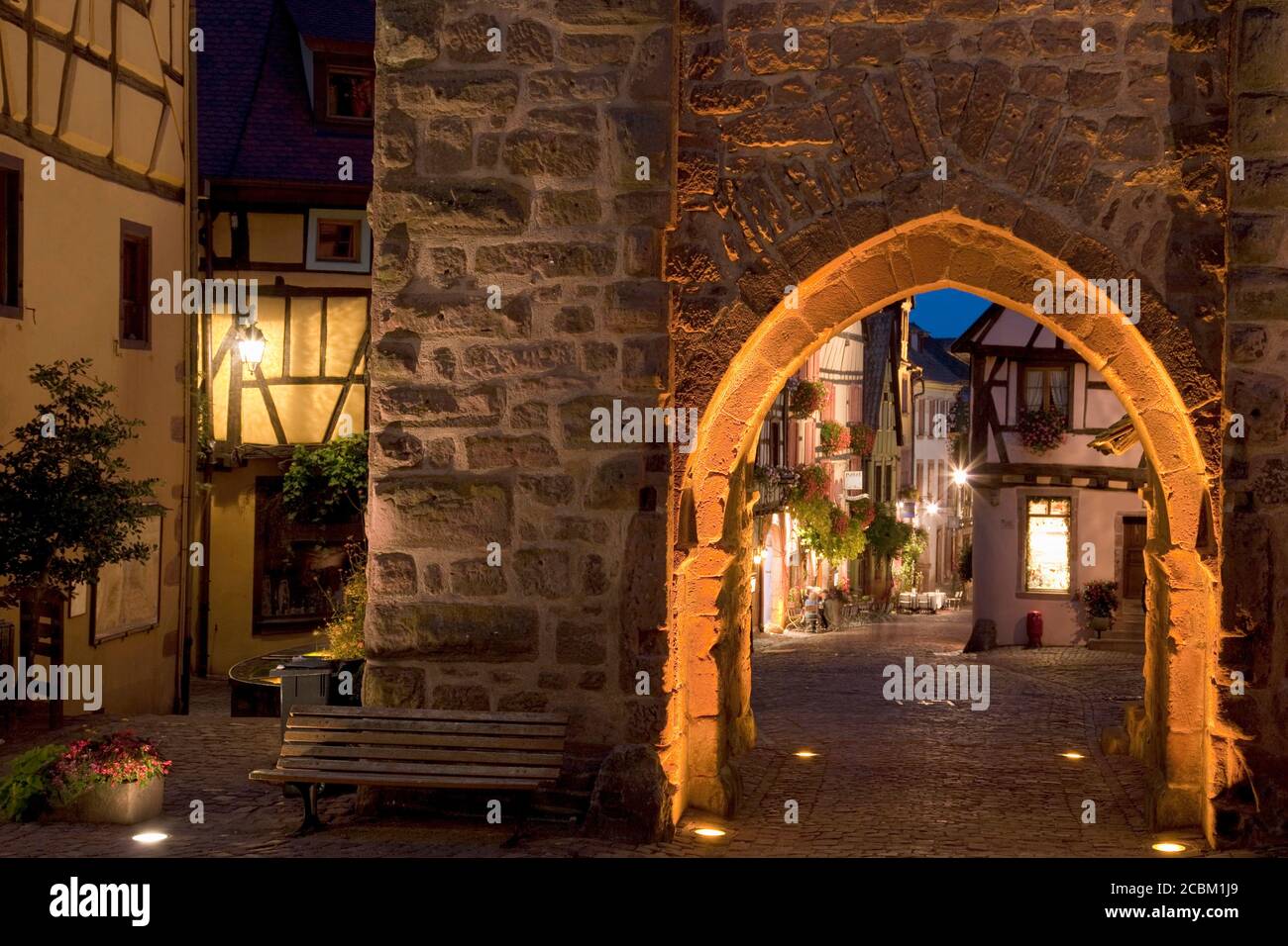 Città vecchia, Riquewihr, Alsazia, Francia Foto Stock