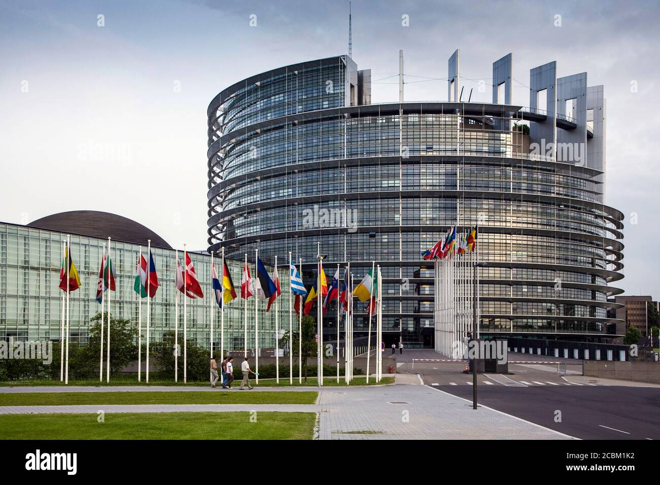 Bandiere degli stati membri, Parlamento europeo sullo sfondo, Strasburgo, Francia Foto Stock
