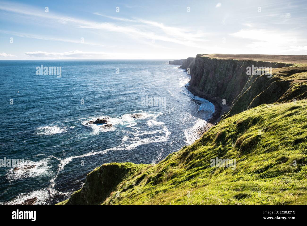 Scogliere sulla costa, Duncansby Head, Scozia, Regno Unito Foto Stock