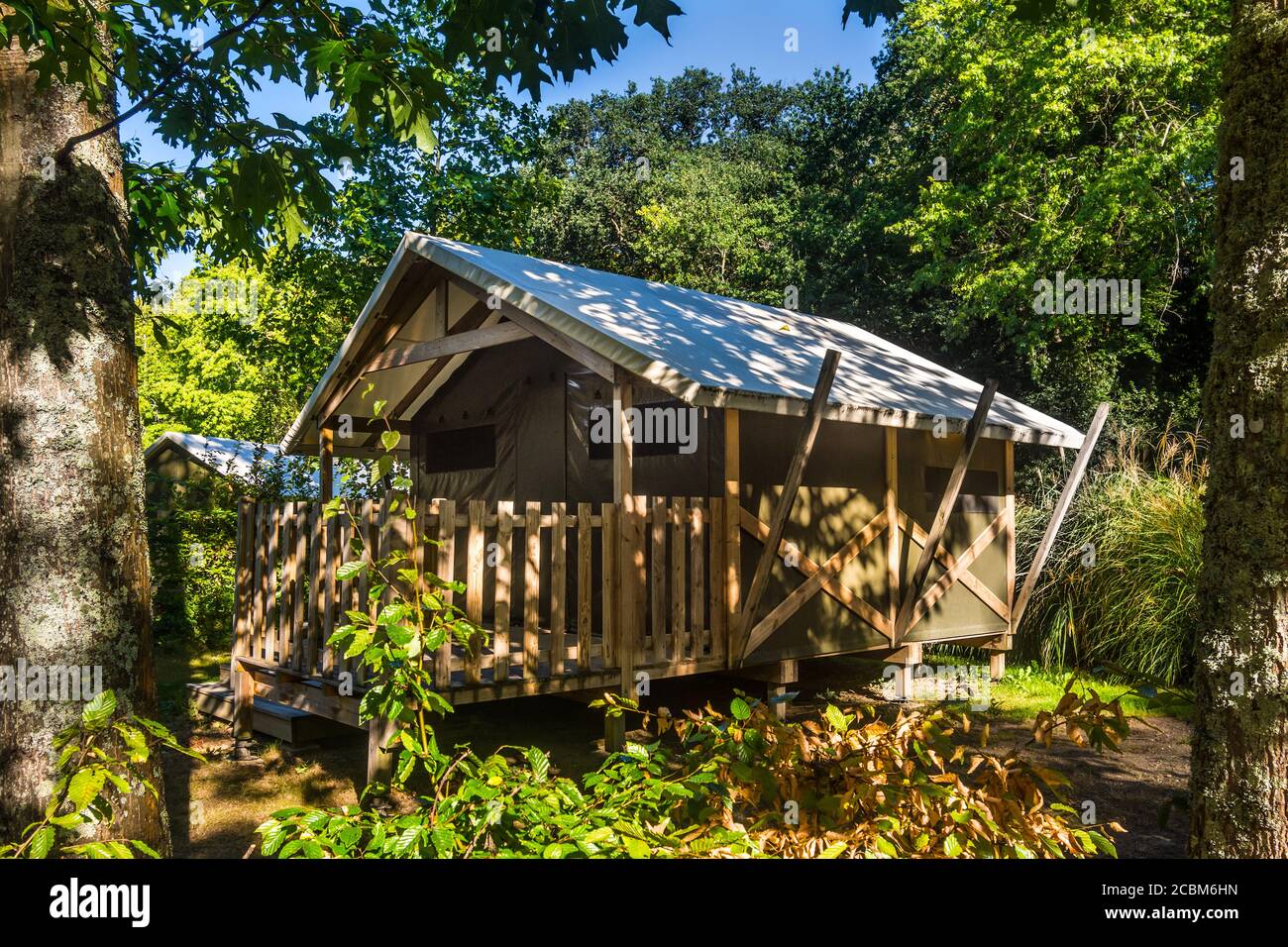 Tende permanenti Safari al campeggio 'Camping de Nantes' - Nantes, Loire-Atlantique, Francia. Foto Stock